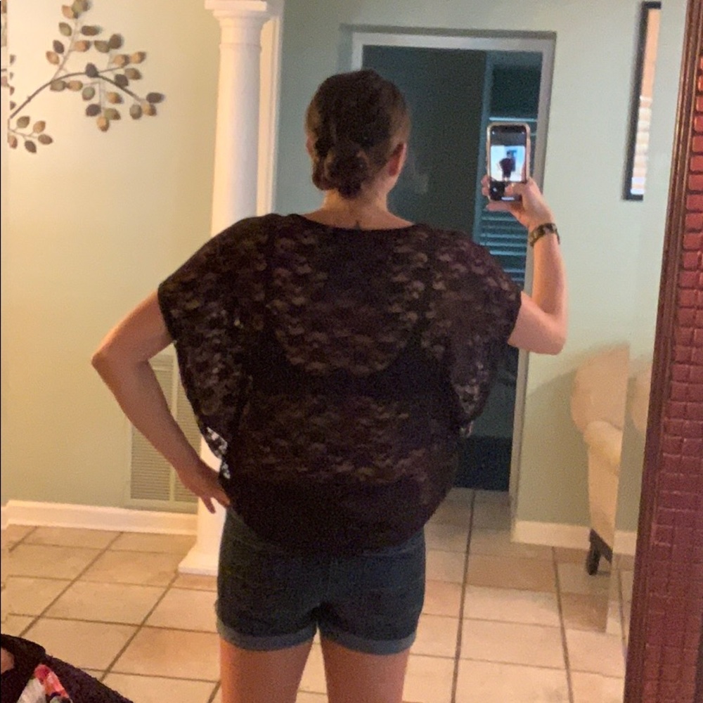 Cute top - Picture 2 of 5